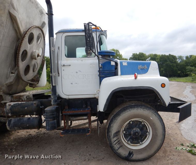 image for item DL3344 1986 Mack DM685S  ready mix truck