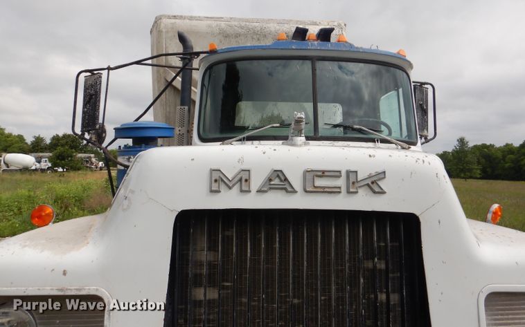 image for item DL3344 1986 Mack DM685S  ready mix truck