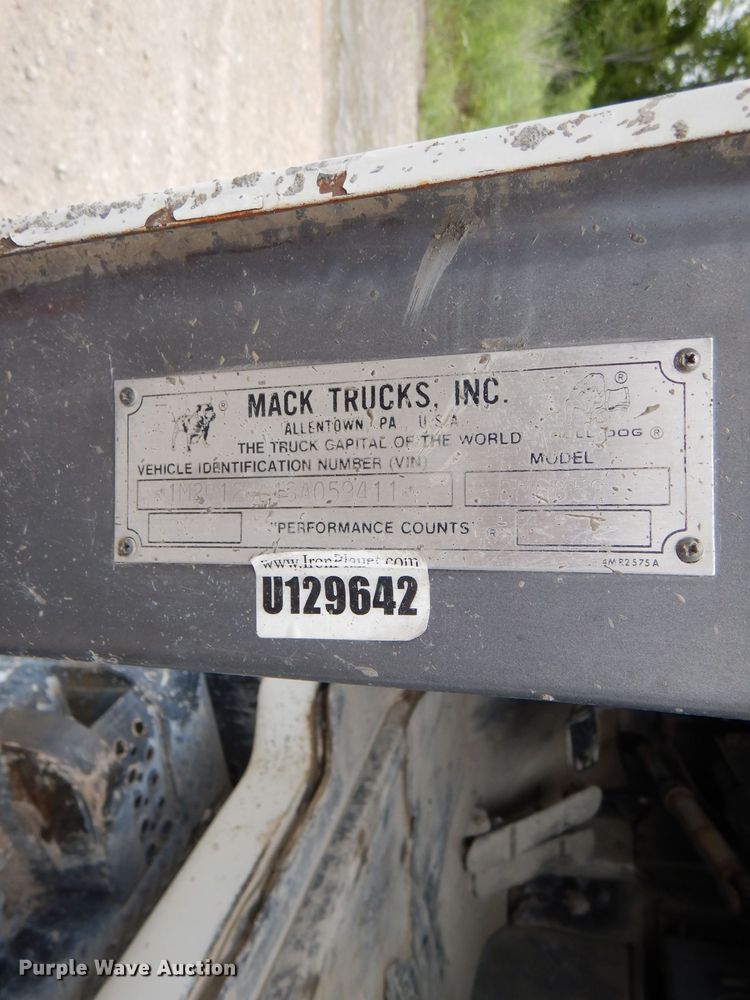 image for item DL3344 1986 Mack DM685S  ready mix truck
