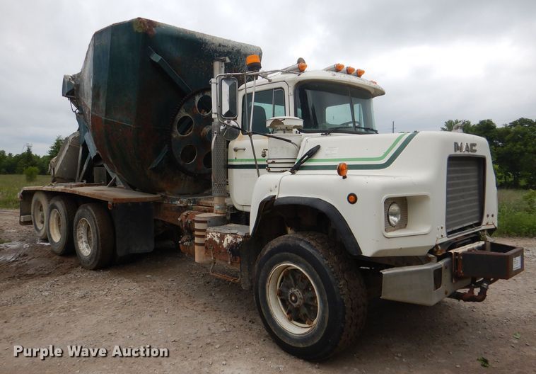 image for item DL3345 1996 Mack DM688S  ready mix truck