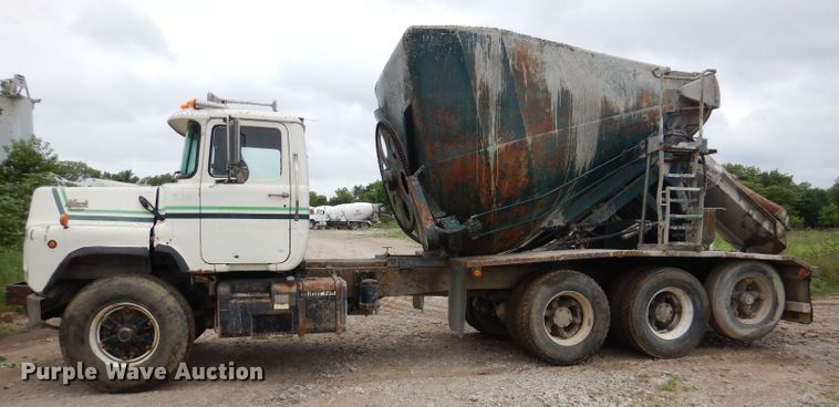 image for item DL3345 1996 Mack DM688S  ready mix truck