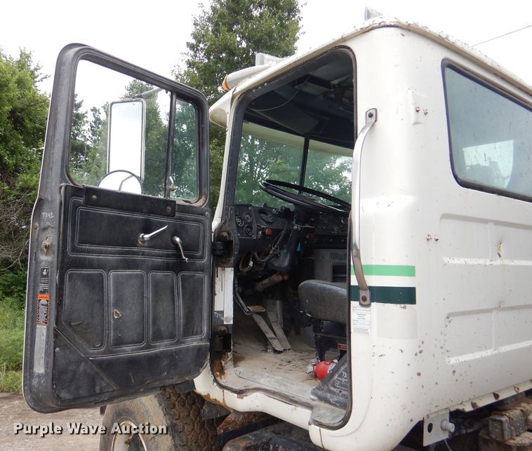 image for item DL3345 1996 Mack DM688S  ready mix truck