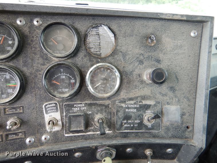 image for item DL3345 1996 Mack DM688S  ready mix truck