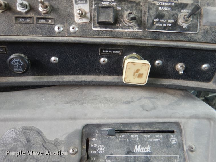 image for item DL3345 1996 Mack DM688S  ready mix truck