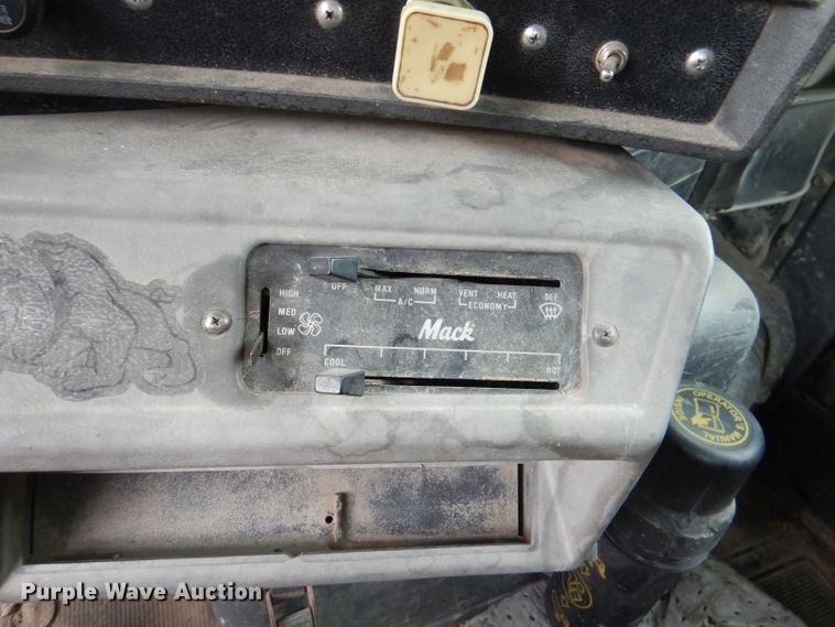 image for item DL3345 1996 Mack DM688S  ready mix truck