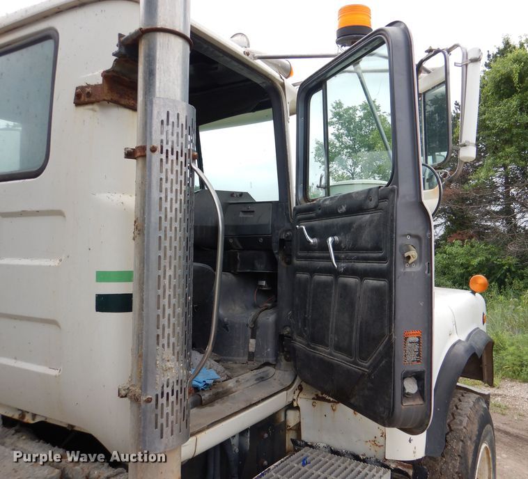 image for item DL3345 1996 Mack DM688S  ready mix truck