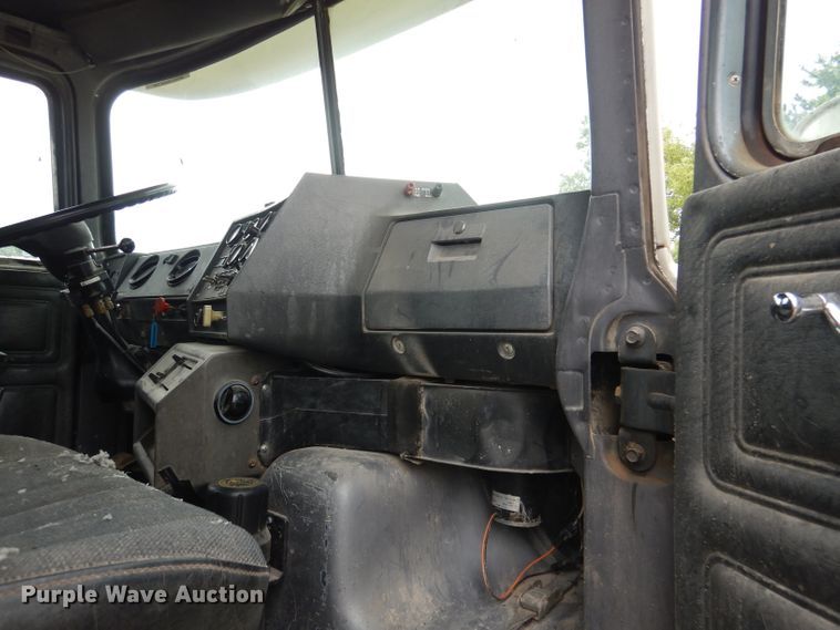 image for item DL3345 1996 Mack DM688S  ready mix truck