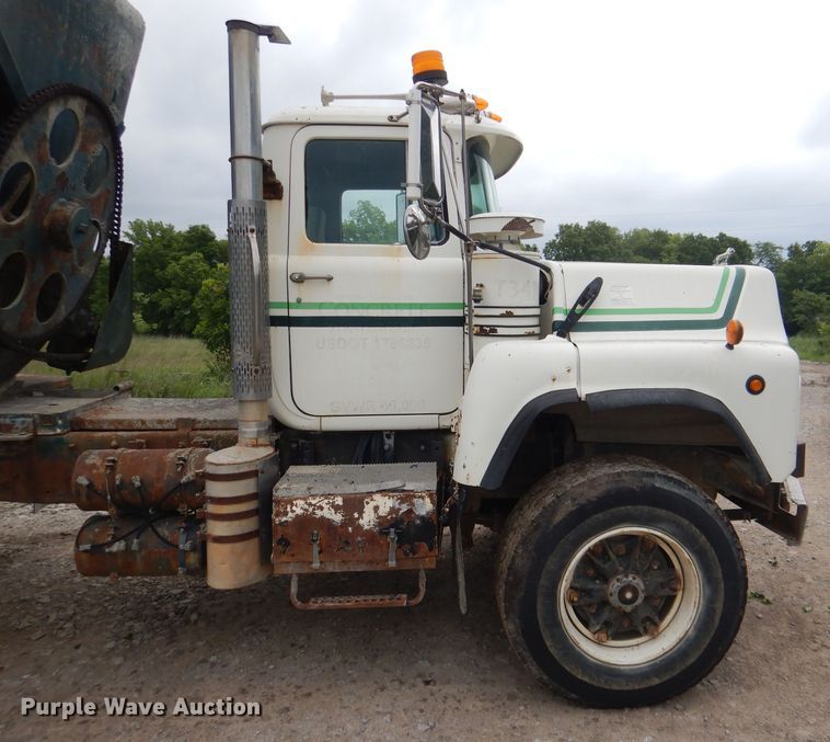 image for item DL3345 1996 Mack DM688S  ready mix truck