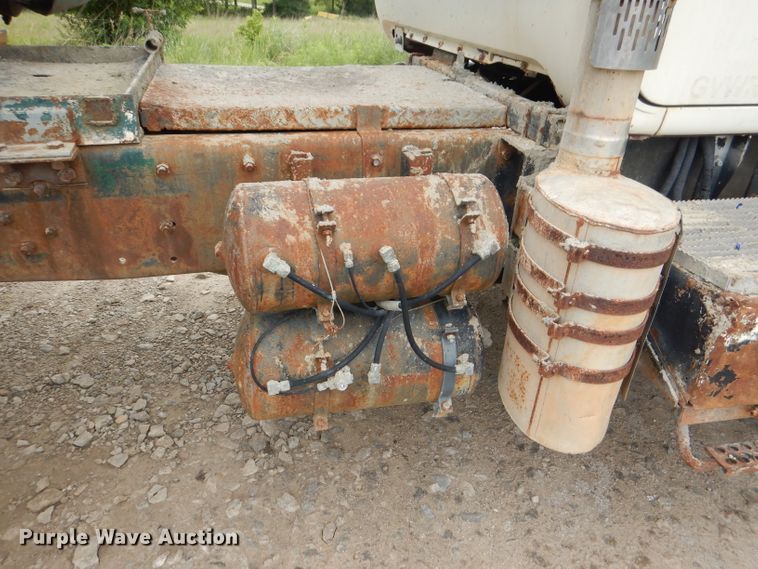 image for item DL3345 1996 Mack DM688S  ready mix truck