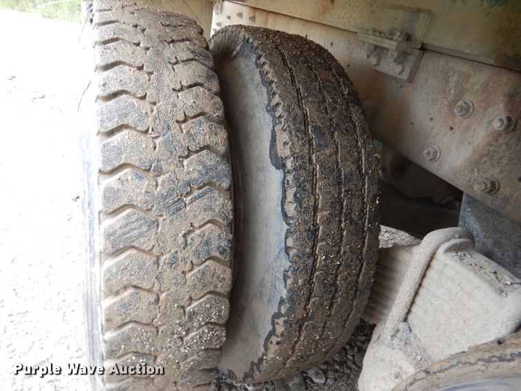 image for item DL3345 1996 Mack DM688S  ready mix truck