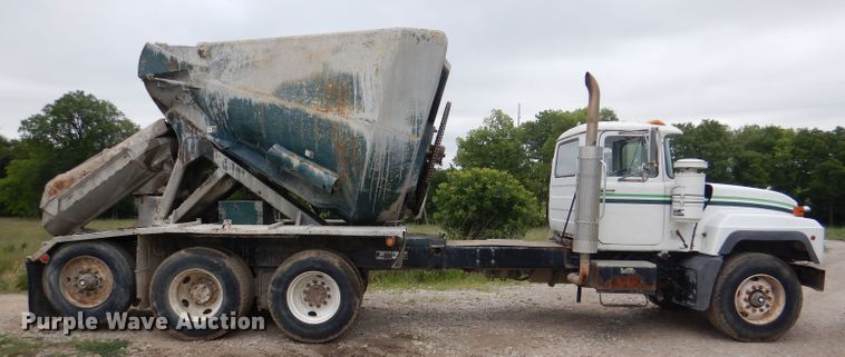 image for item DL3346 2001 Mack RD690S  ready mix truck