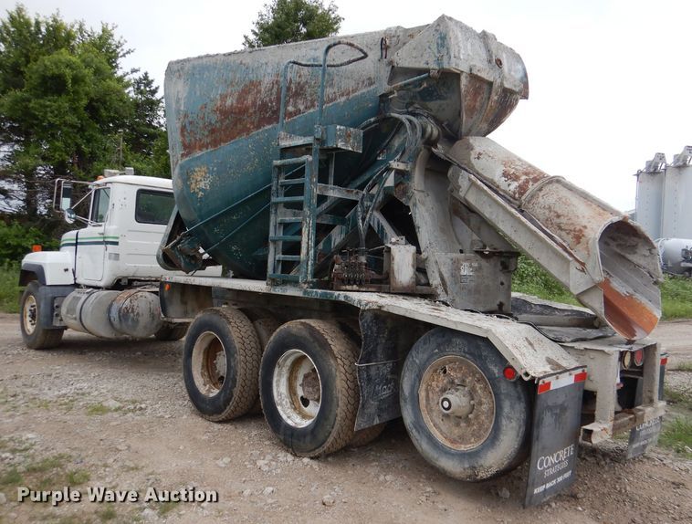 image for item DL3346 2001 Mack RD690S  ready mix truck