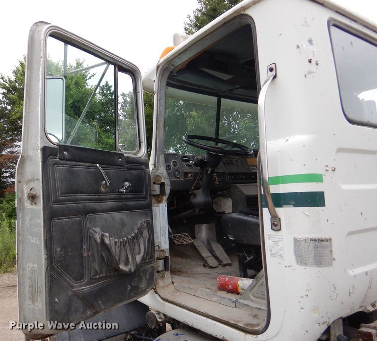 image for item DL3346 2001 Mack RD690S  ready mix truck