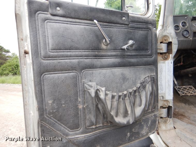 image for item DL3346 2001 Mack RD690S  ready mix truck