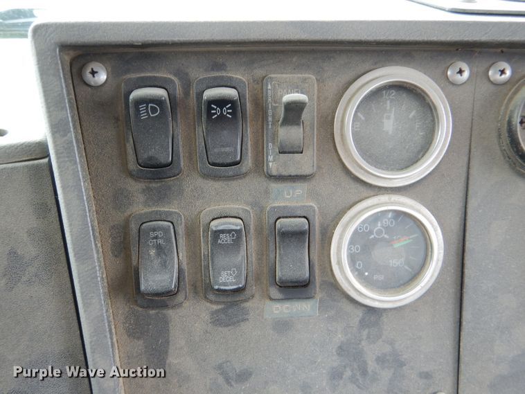 image for item DL3346 2001 Mack RD690S  ready mix truck