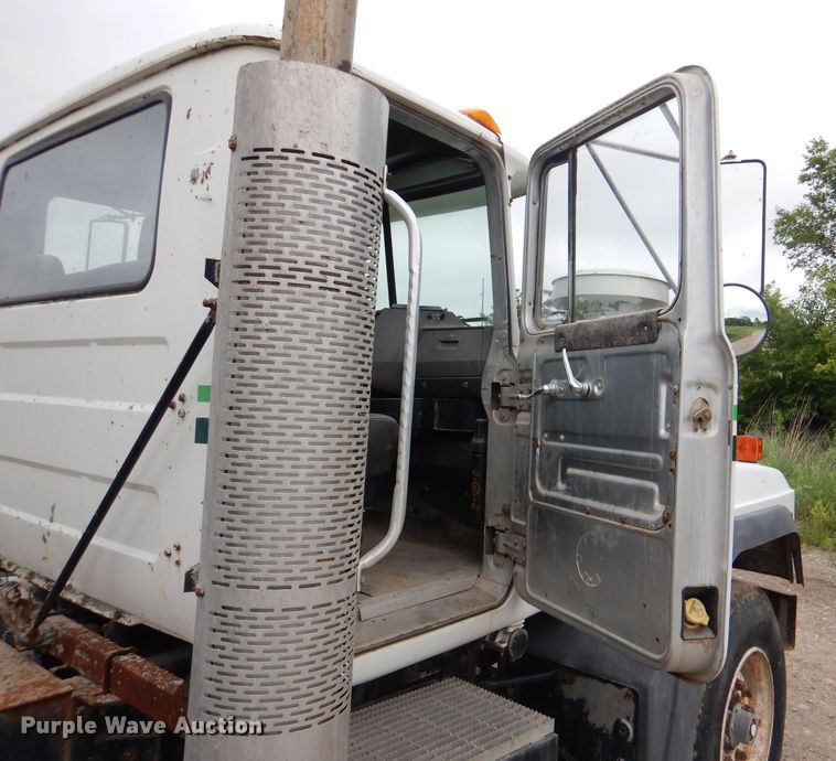 image for item DL3346 2001 Mack RD690S  ready mix truck