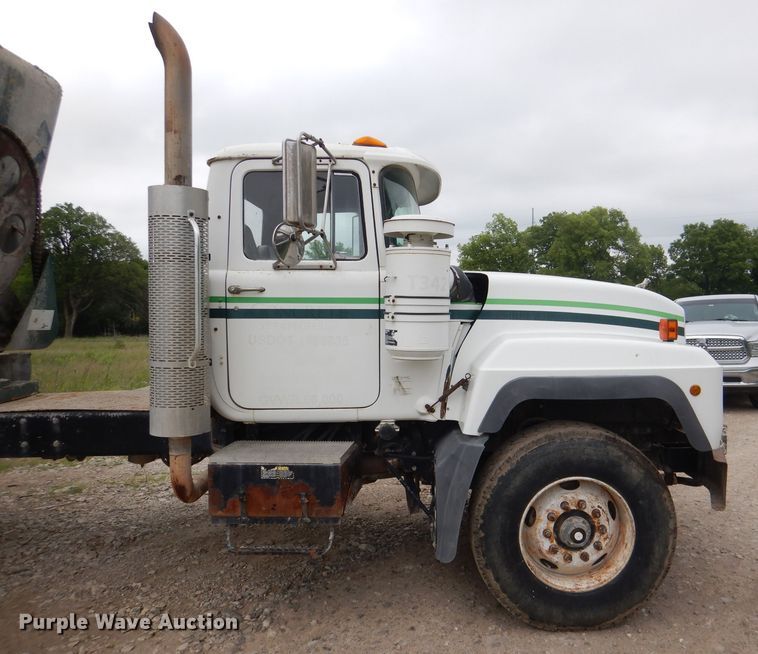 image for item DL3346 2001 Mack RD690S  ready mix truck