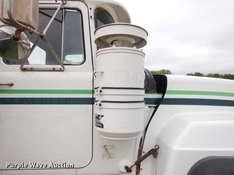 image for item DL3346 2001 Mack RD690S  ready mix truck