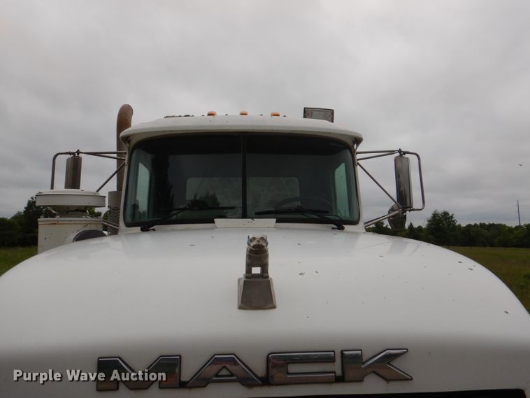 image for item DL3346 2001 Mack RD690S  ready mix truck