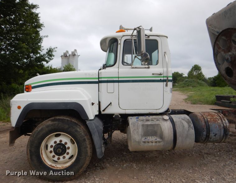 image for item DL3346 2001 Mack RD690S  ready mix truck