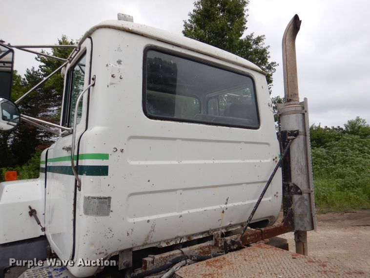 image for item DL3346 2001 Mack RD690S  ready mix truck