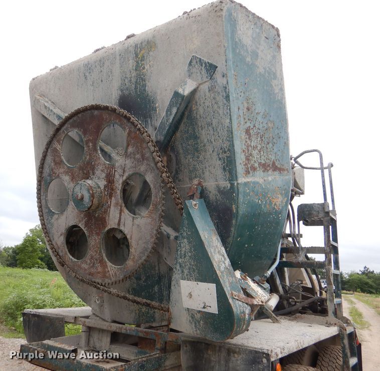 image for item DL3346 2001 Mack RD690S  ready mix truck