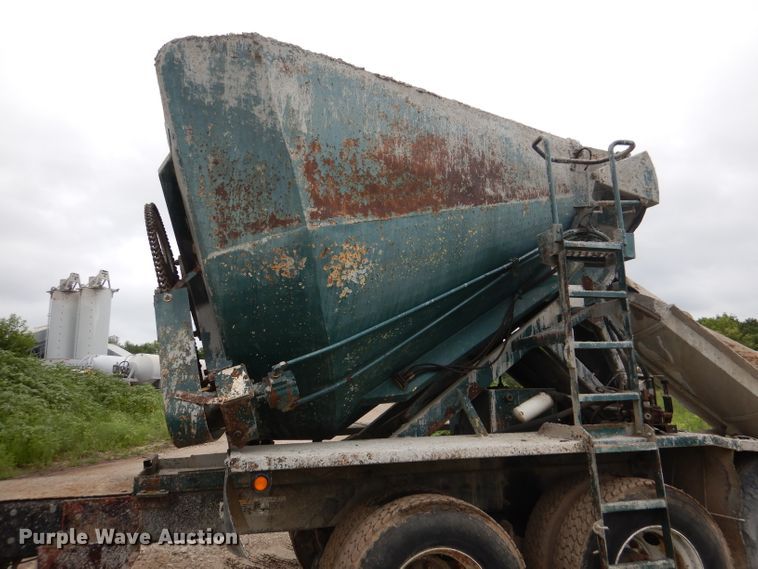 image for item DL3346 2001 Mack RD690S  ready mix truck