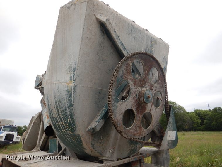 image for item DL3346 2001 Mack RD690S  ready mix truck