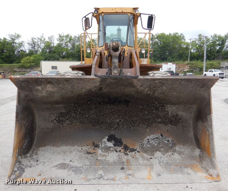 image for item DL3347 1984 Caterpillar 966D  wheel loader