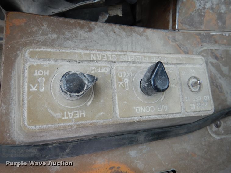 image for item DL3347 1984 Caterpillar 966D  wheel loader