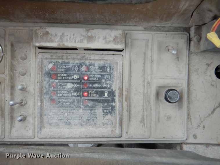 image for item DL3347 1984 Caterpillar 966D  wheel loader