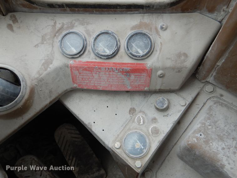 image for item DL3347 1984 Caterpillar 966D  wheel loader