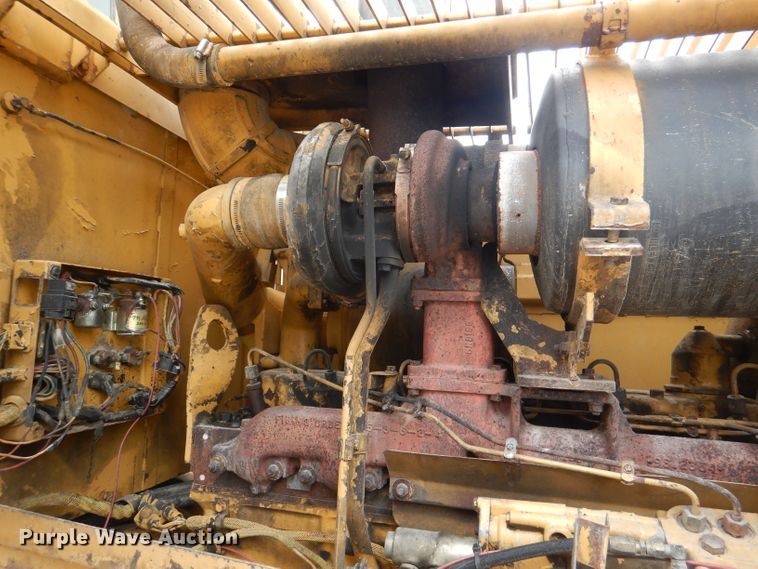 image for item DL3347 1984 Caterpillar 966D  wheel loader