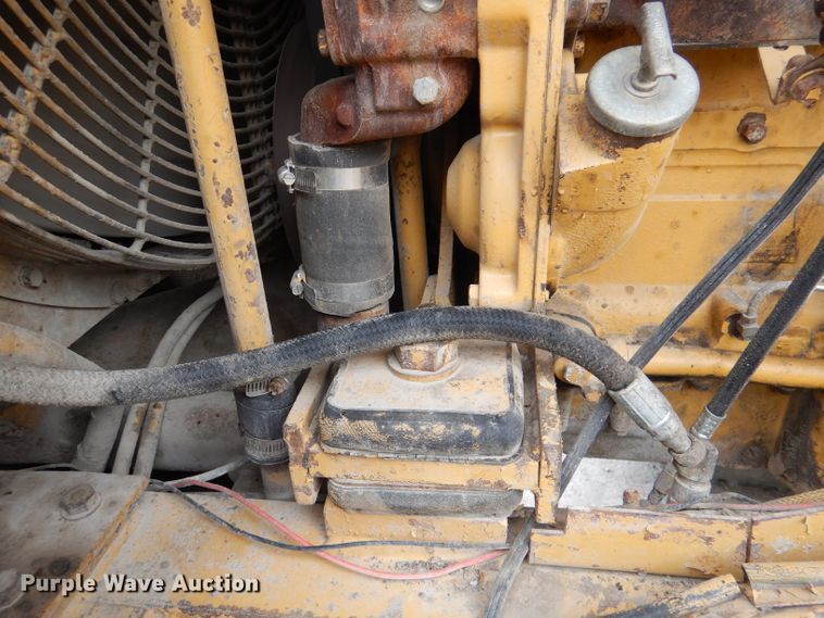 image for item DL3347 1984 Caterpillar 966D  wheel loader