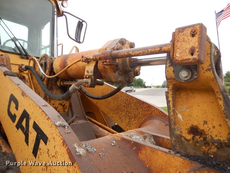 image for item DL3347 1984 Caterpillar 966D  wheel loader