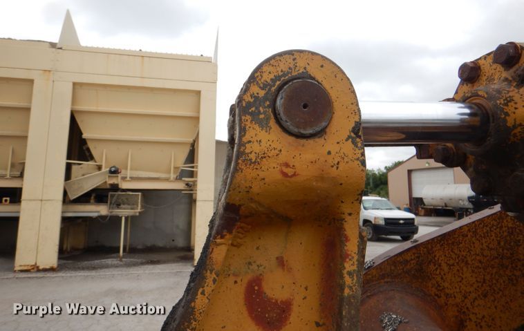 image for item DL3347 1984 Caterpillar 966D  wheel loader