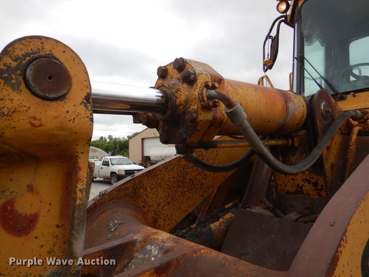 image for item DL3347 1984 Caterpillar 966D  wheel loader