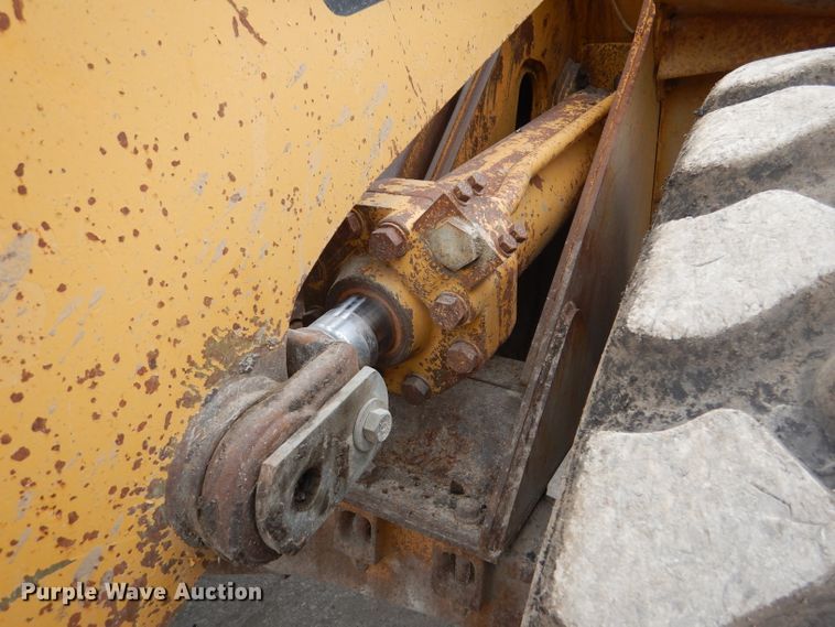 image for item DL3347 1984 Caterpillar 966D  wheel loader