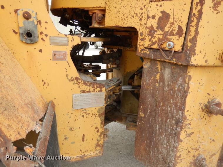 image for item DL3347 1984 Caterpillar 966D  wheel loader