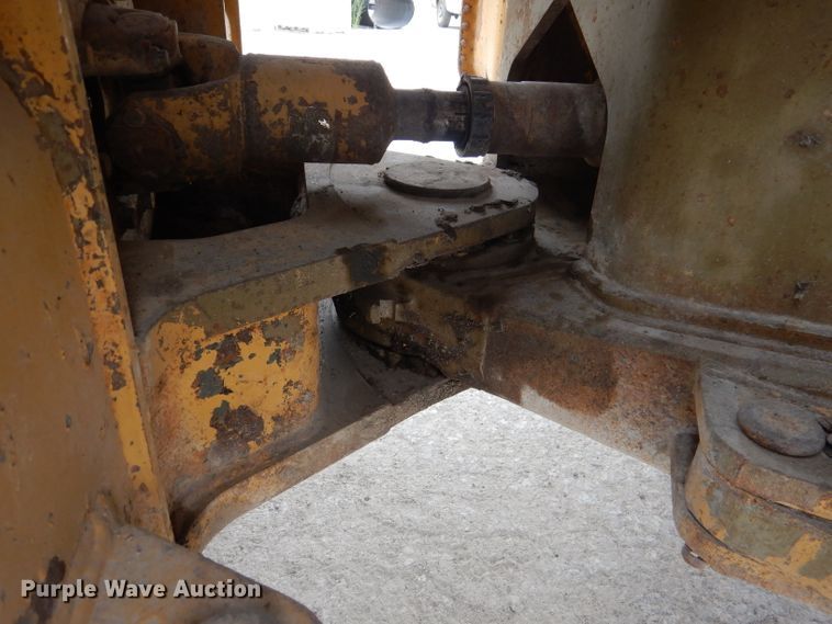 image for item DL3347 1984 Caterpillar 966D  wheel loader