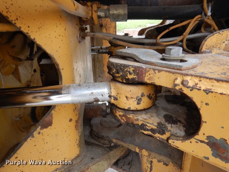 image for item DL3347 1984 Caterpillar 966D  wheel loader