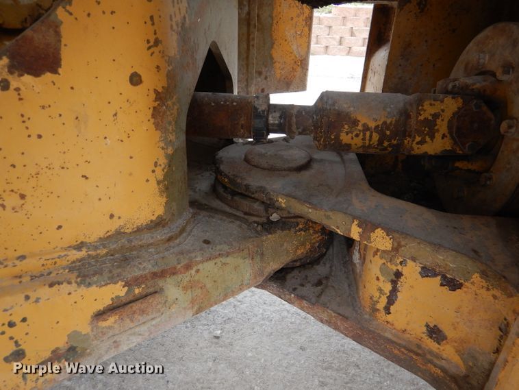 image for item DL3347 1984 Caterpillar 966D  wheel loader