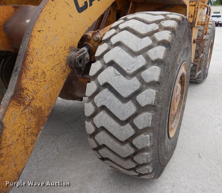image for item DL3347 1984 Caterpillar 966D  wheel loader