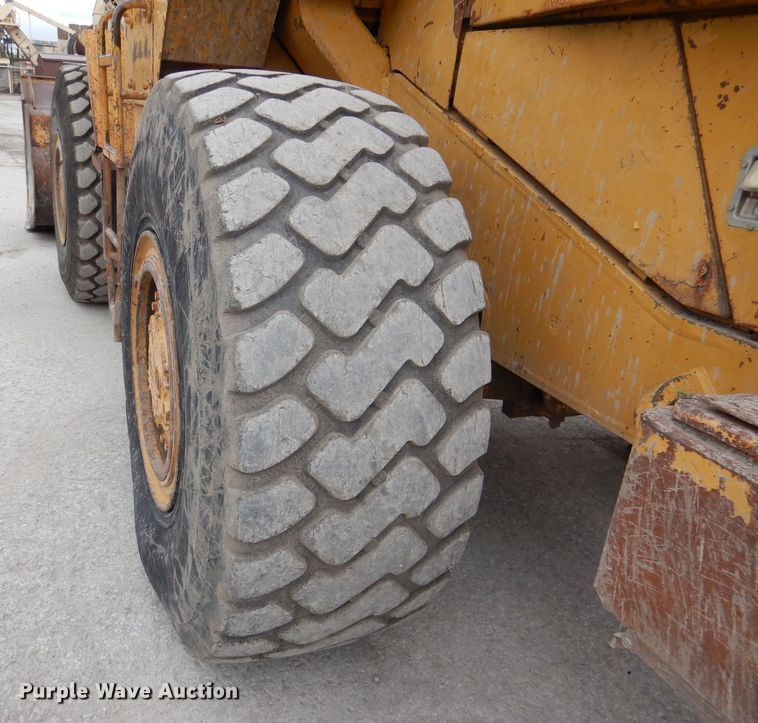 image for item DL3347 1984 Caterpillar 966D  wheel loader