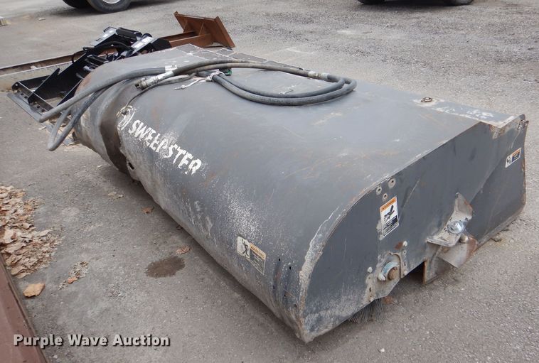 image for item DL3349 2006 Sweepster 20084M-0022  84"W skid steer broom