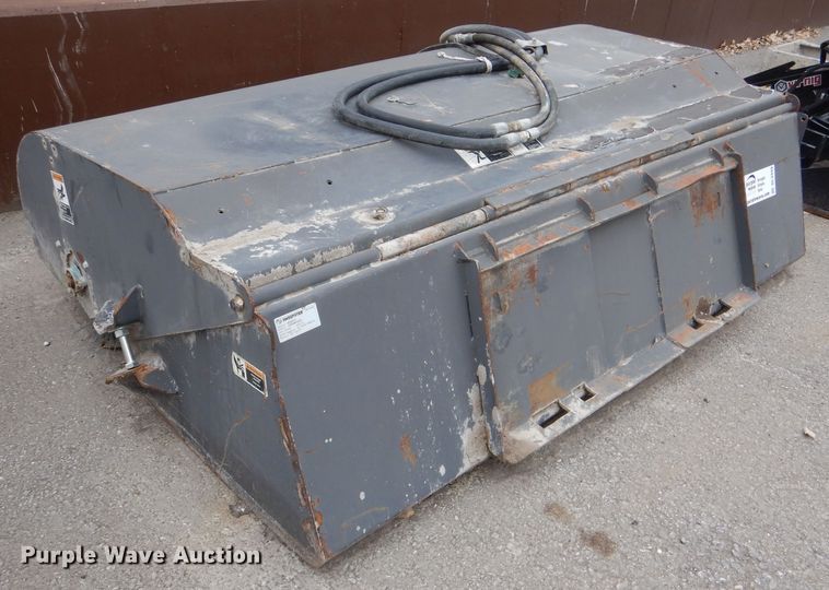 image for item DL3349 2006 Sweepster 20084M-0022  84"W skid steer broom