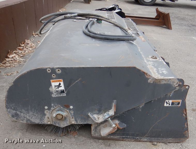 image for item DL3349 2006 Sweepster 20084M-0022  84"W skid steer broom