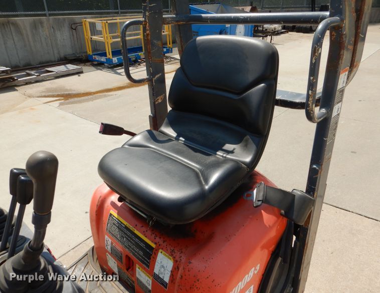 image for item DL3359 2013 Kubota K008-3  mini excavator