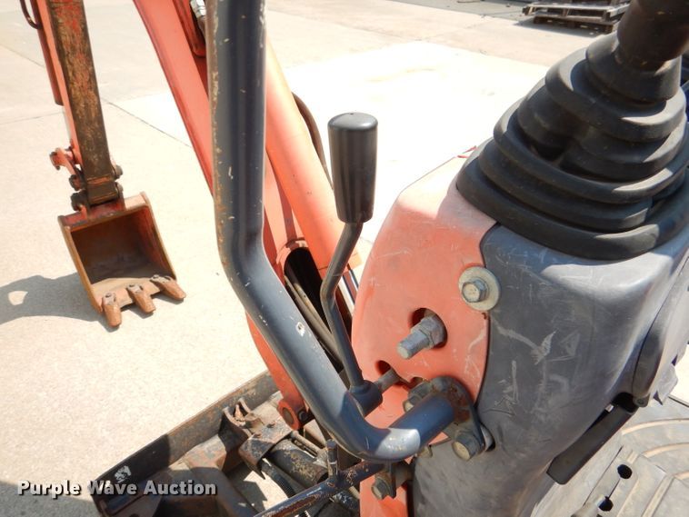 image for item DL3359 2013 Kubota K008-3  mini excavator