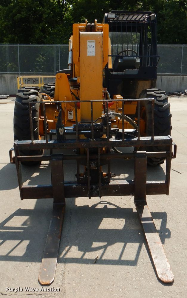 image for item DL3360 2005 JCB 506C  telehandler